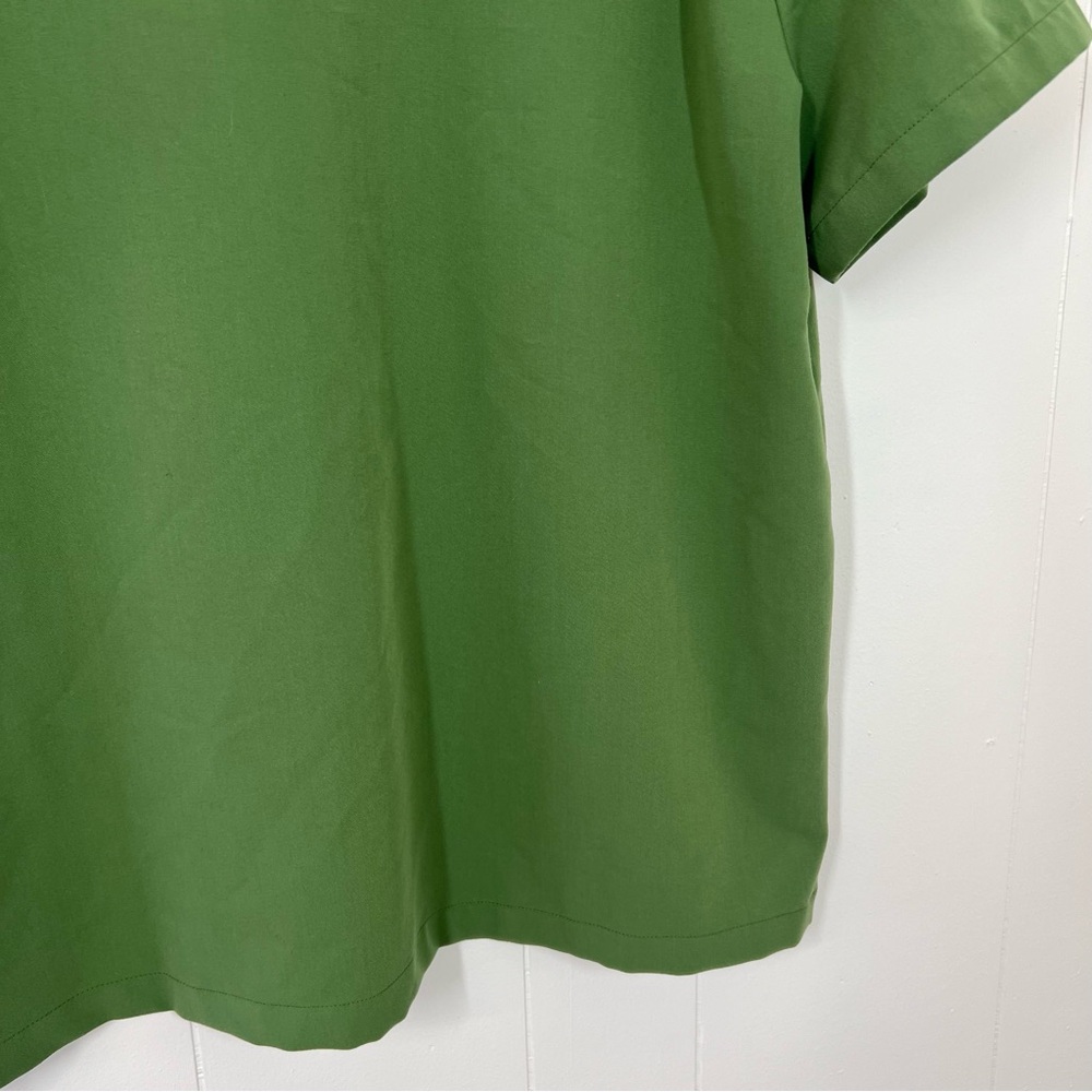 Figs Green Leon Scrub Top - Picture 12 of 15